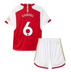 Fotbollsset Barn Arsenal Gabriel Magalhaes #6 Hemmatröja 2023-24 Mini-Kit Kortärmad (+ korta byxor)