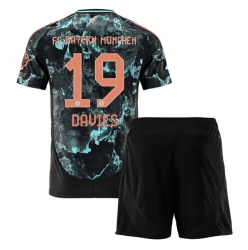 Fotbollsset Barn Bayern Munich Alphonso Davies #19 Bortatröja 2024-25 Mini-Kit Kortärmad (+ korta byxor)