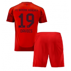 Fotbollsset Barn Bayern Munich Alphonso Davies #19 Hemmatröja 2024-25 Mini-Kit Kortärmad (+ korta byxor)