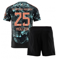 Fotbollsset Barn Bayern Munich Thomas Muller #25 Bortatröja 2024-25 Mini-Kit Kortärmad (+ korta byxor)