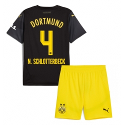 Fotbollsset Barn Borussia Dortmund Nico Schlotterbeck #4 Bortatröja 2024-25 Mini-Kit Kortärmad (+ korta byxor)