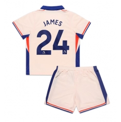 Fotbollsset Barn Chelsea Reece James #24 Bortatröja 2024-25 Mini-Kit Kortärmad (+ korta byxor)