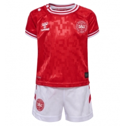 Fotbollsset Barn Danmark Hemmatröja EM 2024 Mini-Kit Kortärmad (+ korta byxor)