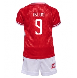 Fotbollsset Barn Danmark Rasmus Hojlund #9 Hemmatröja EM 2024 Mini-Kit Kortärmad (+ korta byxor)