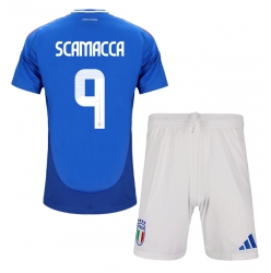 Fotbollsset Barn Italien Gianluca Scamacca #9 Hemmatröja EM 2024 Mini-Kit Kortärmad (+ korta byxor)