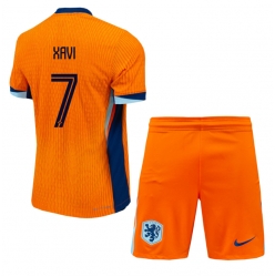 Fotbollsset Barn Nederländerna Xavi Simons #7 Hemmatröja EM 2024 Mini-Kit Kortärmad (+ korta byxor)