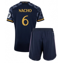 Fotbollsset Barn Real Madrid Nacho Fernandez #6 Bortatröja 2023-24 Mini-Kit Kortärmad (+ korta byxor)